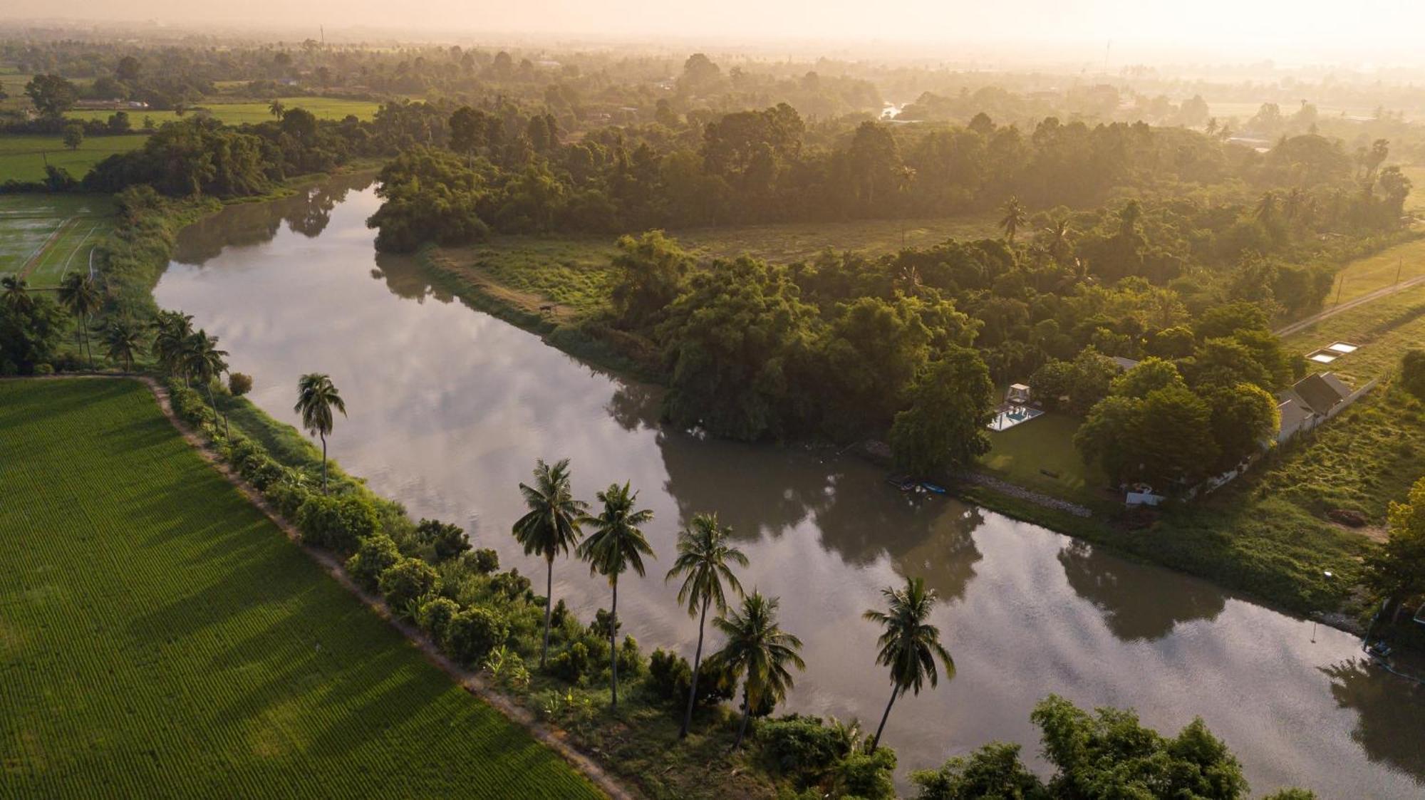 Hide & Seek River Villa Si Prachan Exterior photo